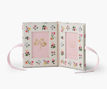 Passepartoutrahmen – „Ditsy Dahlia“-Muster