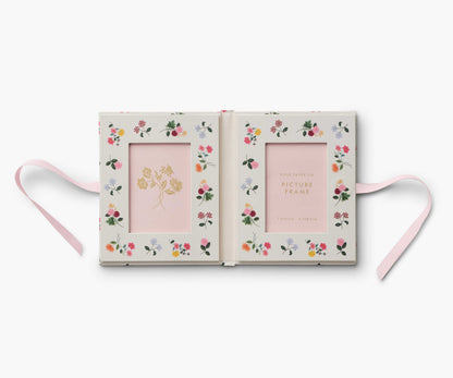 Passepartoutrahmen – „Ditsy Dahlia“-Muster