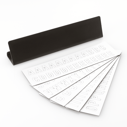 Moodboard-Schreibtischschild mit Magnetbuchstaben